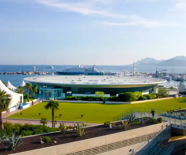 Marathon Nice-Cannes - La Rotonde Lerins du Palais des Festivals de Cannes